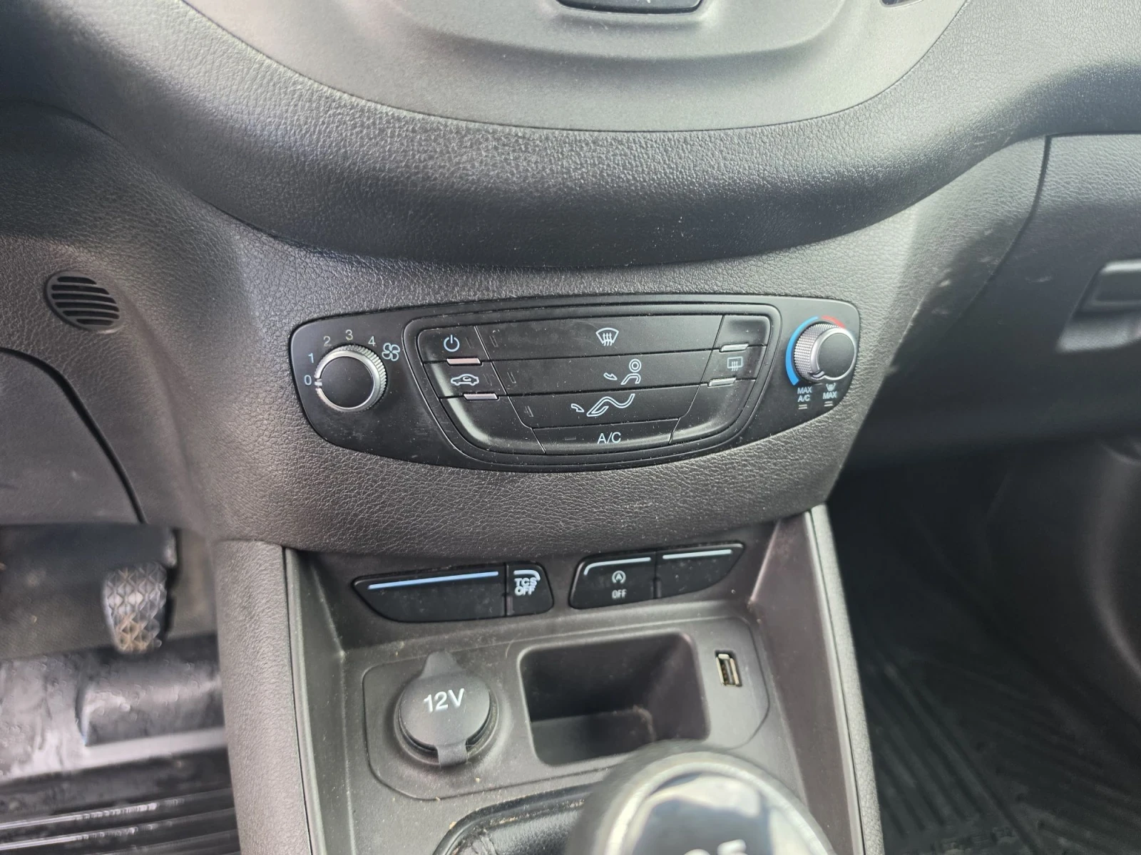 Ford Courier 1.5TDCI 57000km, снимка 12 - Автомобили и джипове - 56621087