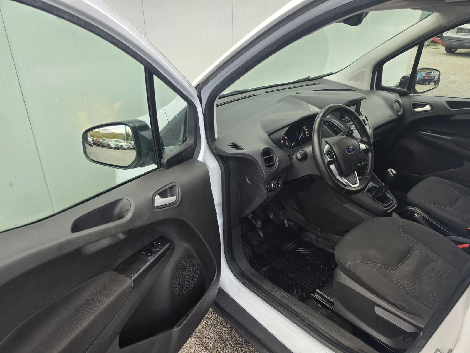 Ford Courier 1.5TDCI 57000km, снимка 7 - Автомобили и джипове - 56621087