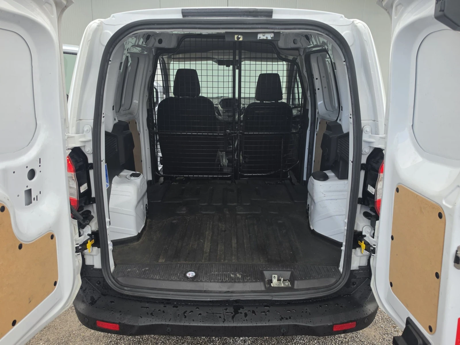 Ford Courier 1.5TDCI 57000km, снимка 14 - Автомобили и джипове - 56621087
