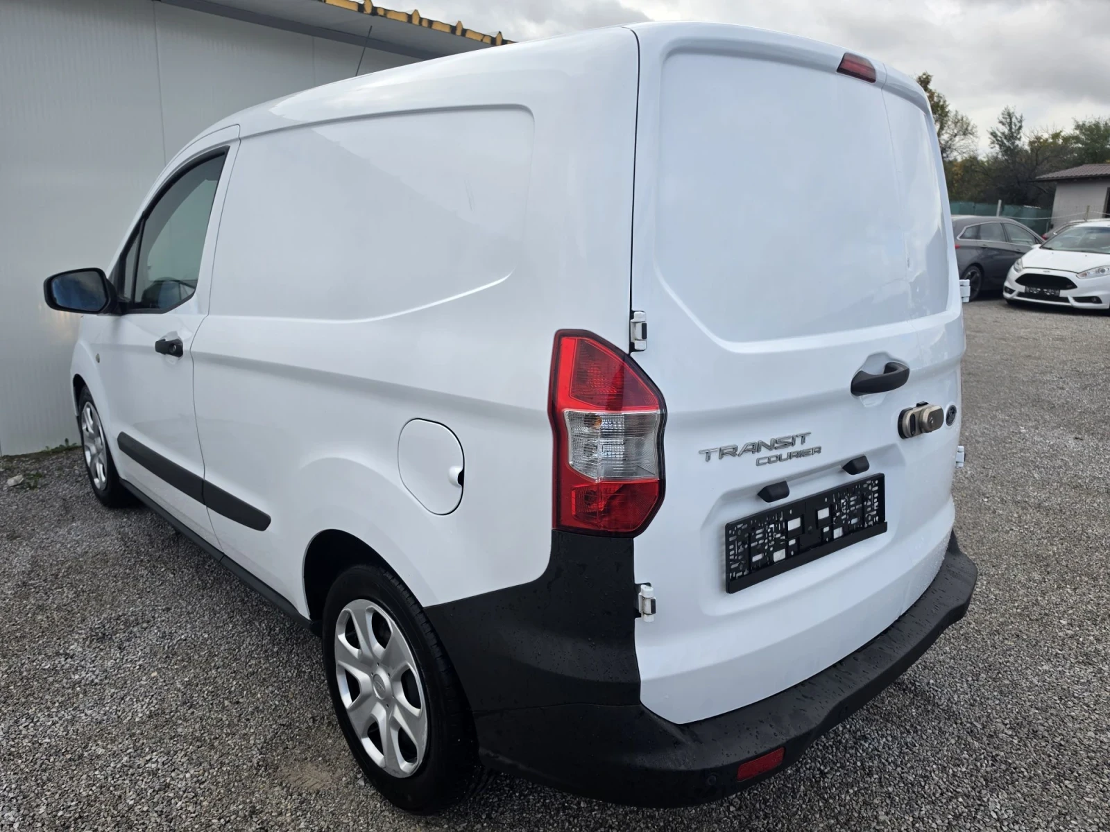 Ford Courier 1.5TDCI 57000km, снимка 4 - Автомобили и джипове - 56621087