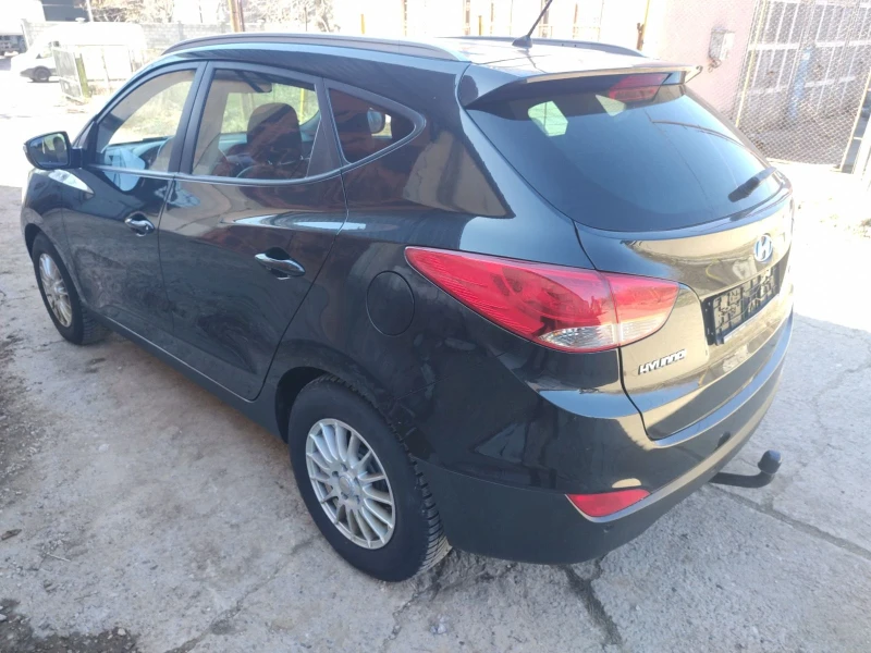 Hyundai IX35 2.0i, снимка 5 - Автомобили и джипове - 49454488