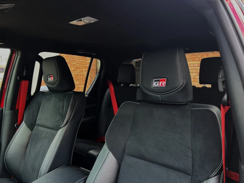 Toyota Hilux GR SPORT II * 2025* 2.8 DOUBLE CAB , снимка 4 - Автомобили и джипове - 51509003