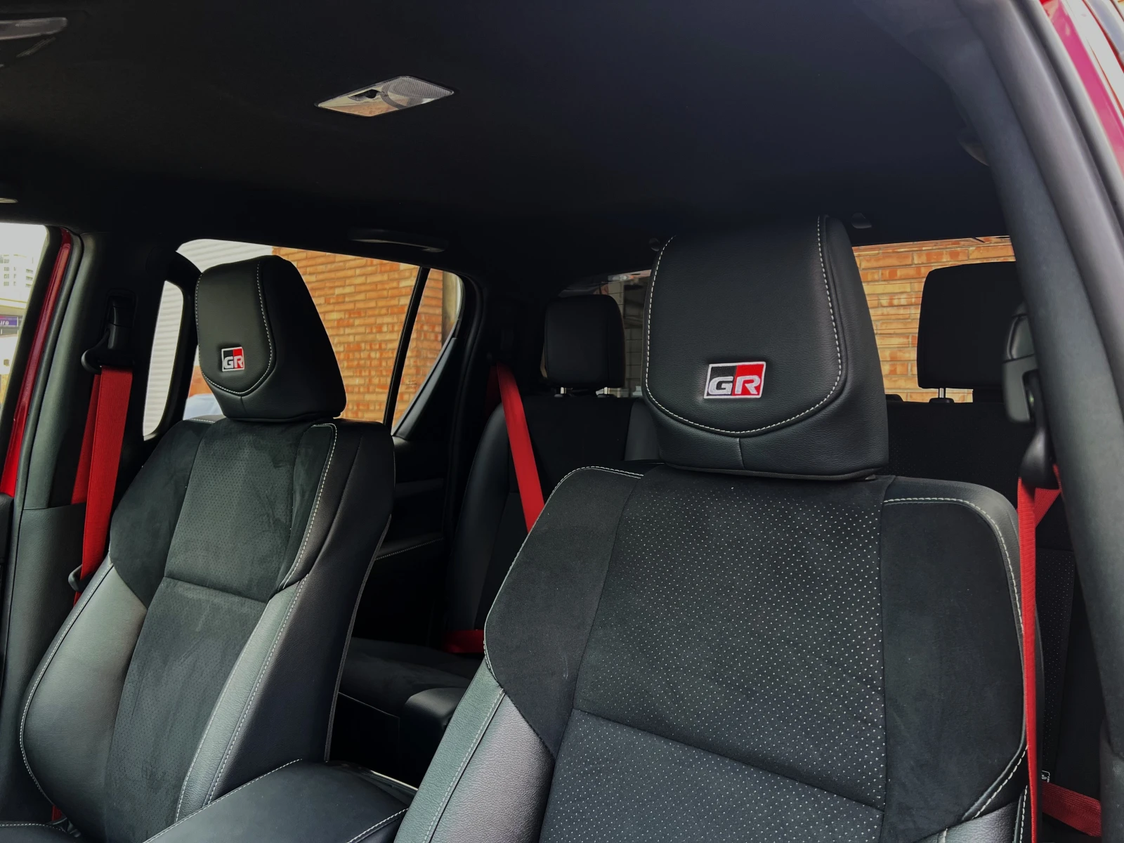 Toyota Hilux GR SPORT II * 2025* 2.8 DOUBLE CAB  - изображение 4