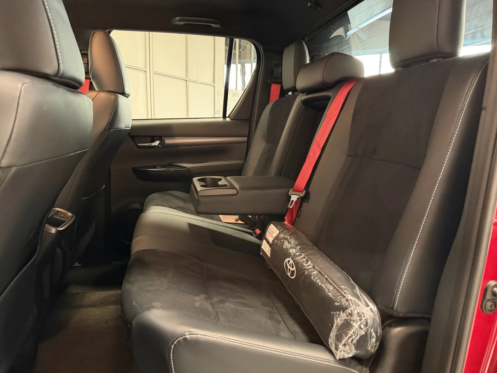 Toyota Hilux GR SPORT II * 2026* 2.8 DOUBLE CAB * �������*  | Mobile.bg � ����������� 14