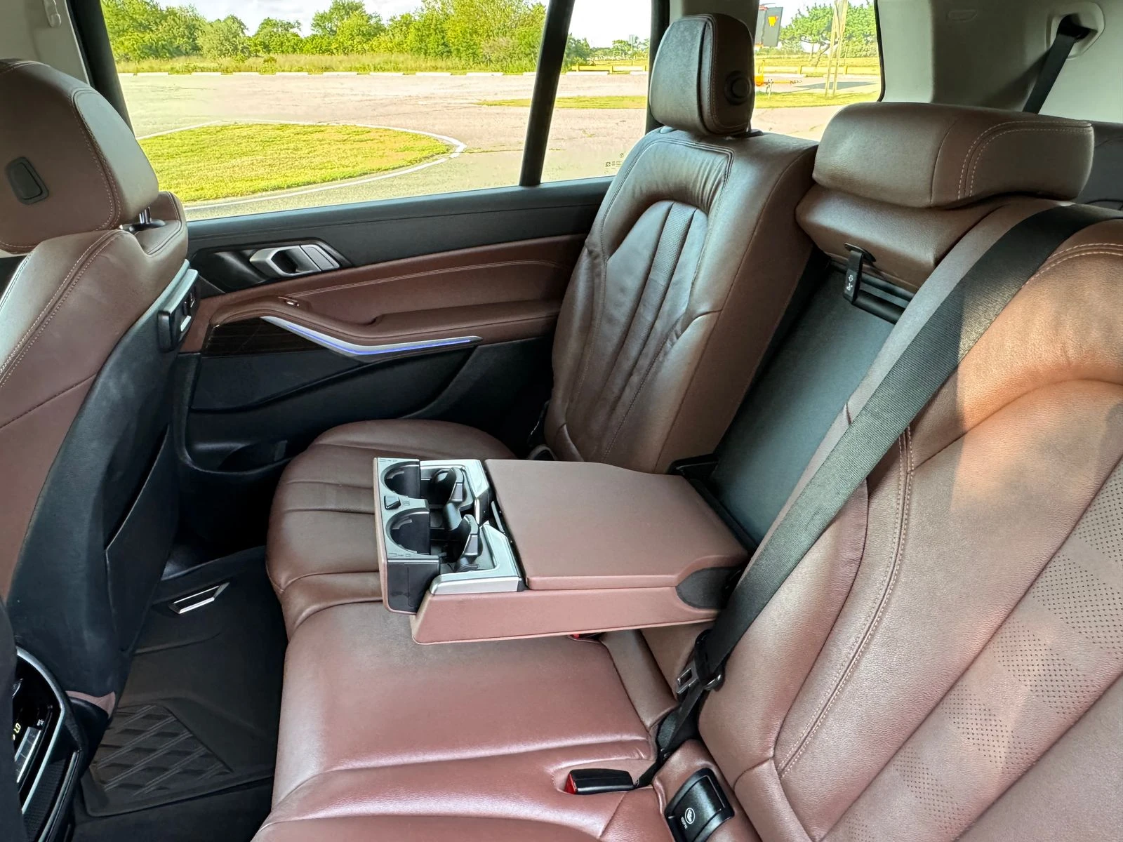 BMW X7 7МЕСТА* ДИСТРОНИК* ПАНО* LANE ASSIST* KEYLESS* CAR | Mobile.bg — изображение 15