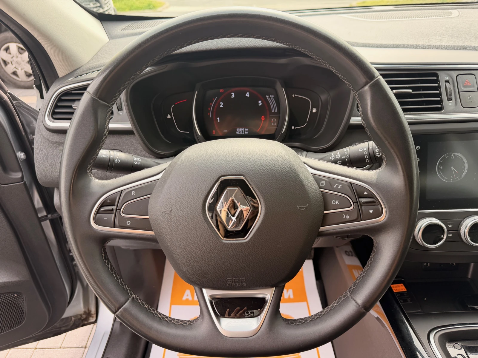 Renault Kadjar 1.3 TCe / 140 к.с. / аutomat / Zen, снимка 9 - Автомобили и джипове - 54229482