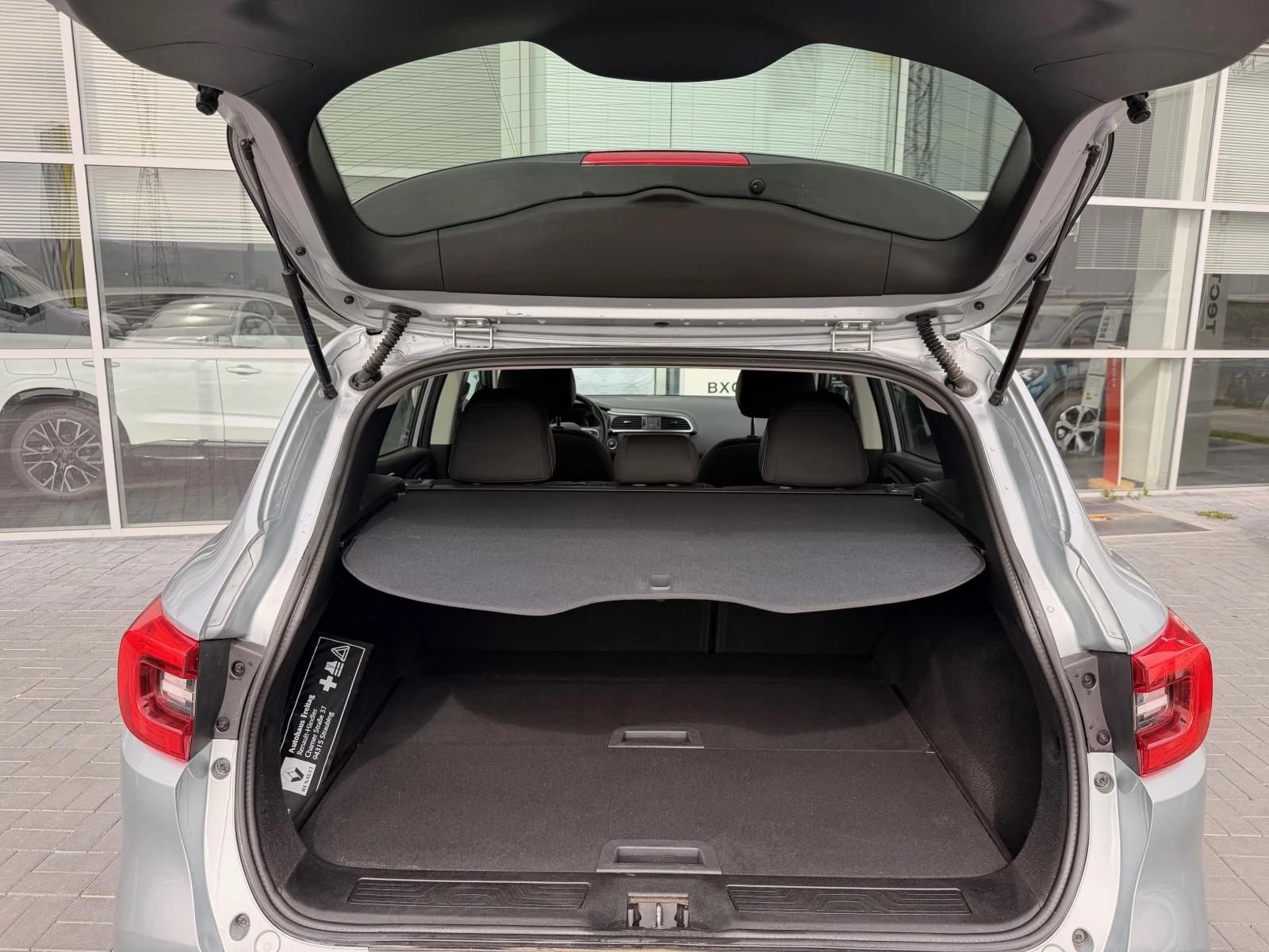 Renault Kadjar 1.3 TCe / 140 к.с. / аutomat / Zen, снимка 17 - Автомобили и джипове - 54229482