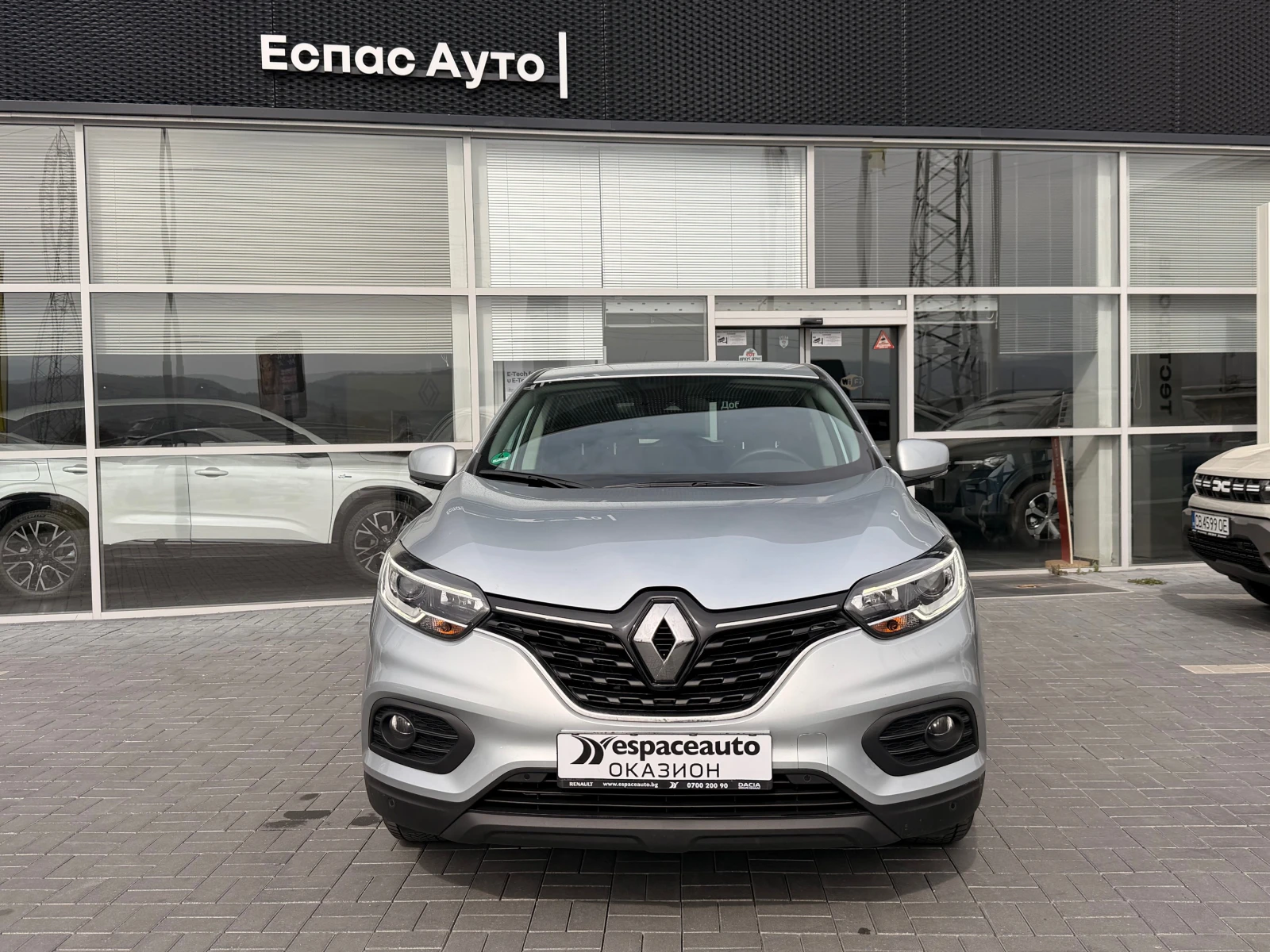 Renault Kadjar 1.3 TCe / 140 к.с. / аutomat / Zen, снимка 2 - Автомобили и джипове - 54229482
