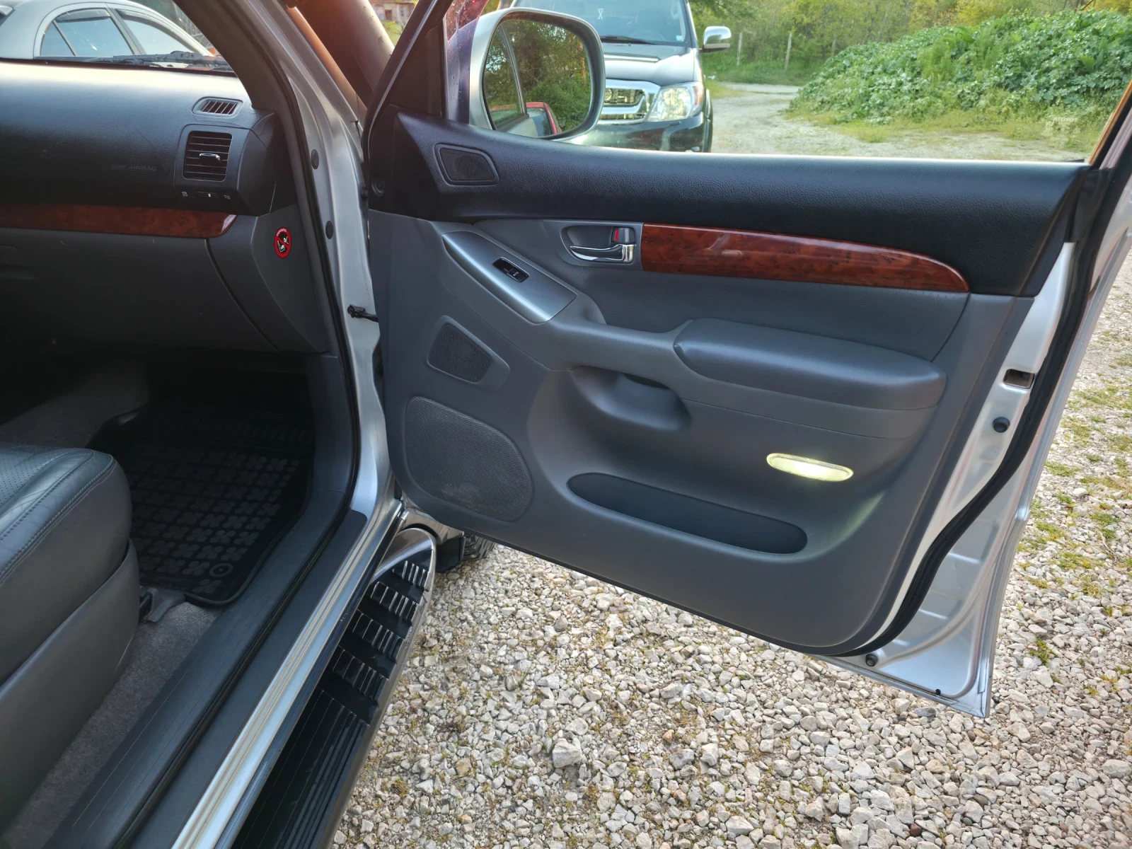 Toyota Land cruiser 3.0, снимка 8 - Автомобили и джипове - 54743738