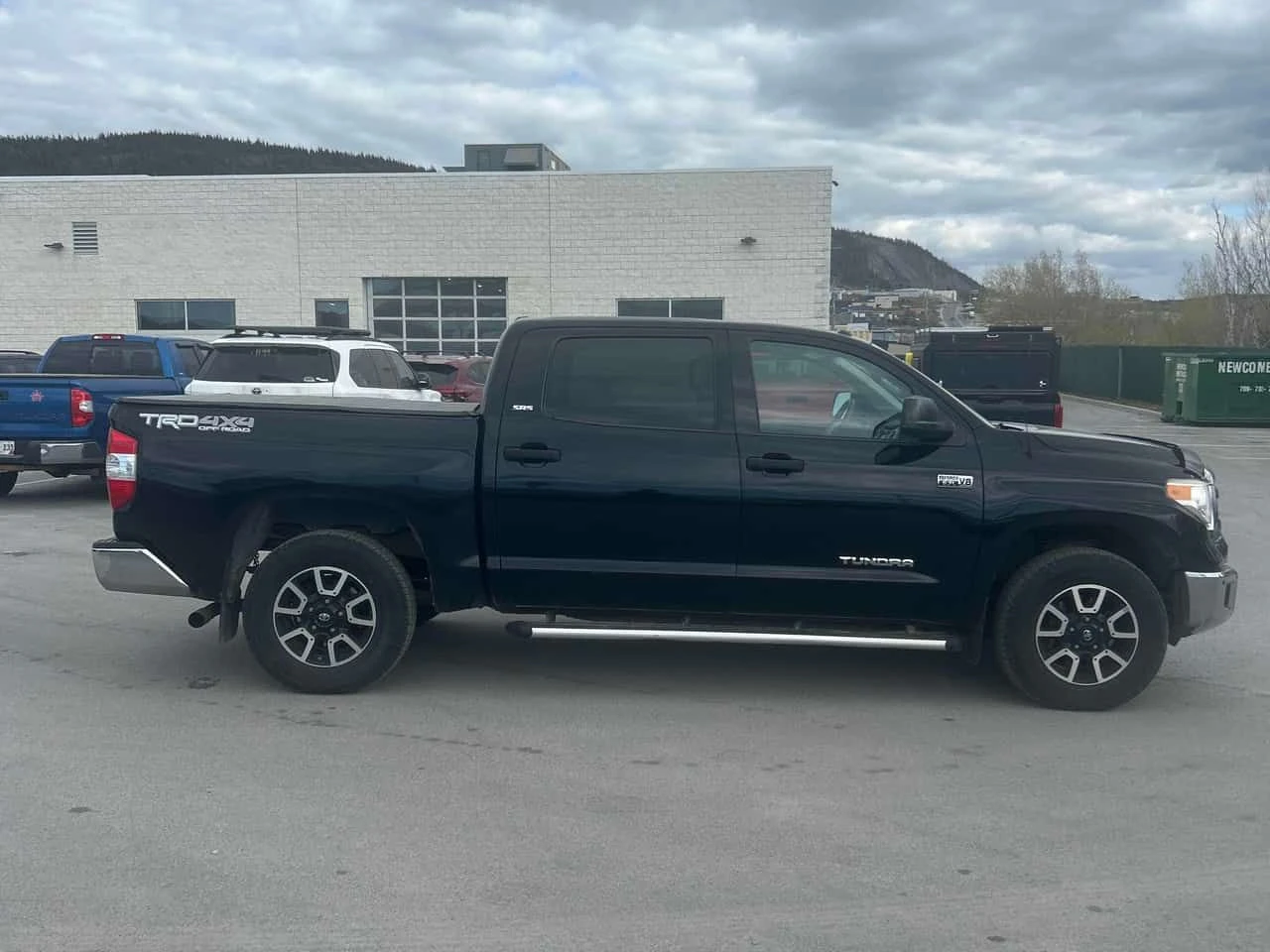 Toyota Tundra * SR5 * АВТОКРЕДИТ БЕЗ , снимка 3 - Автомобили и джипове - 54760872