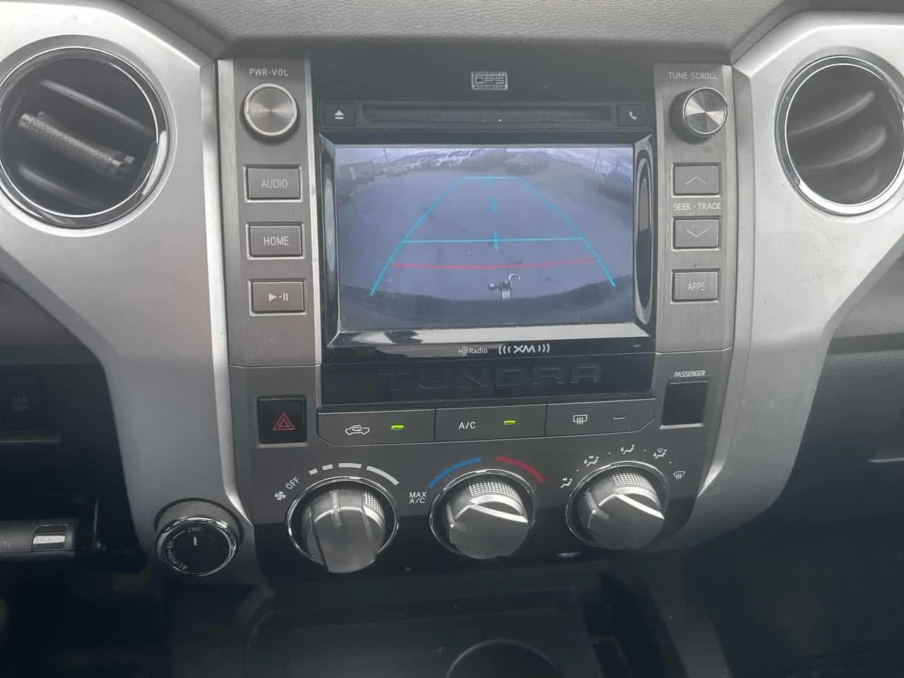 Toyota Tundra * SR5 * АВТОКРЕДИТ БЕЗ , снимка 9 - Автомобили и джипове - 54760872