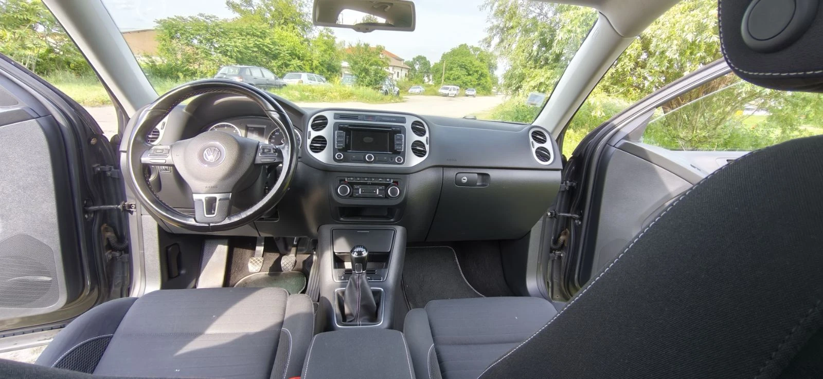 VW Tiguan 2.0 TDI 140 к.с. 2015г Ръчна, снимка 15 - Автомобили и джипове - 54767374