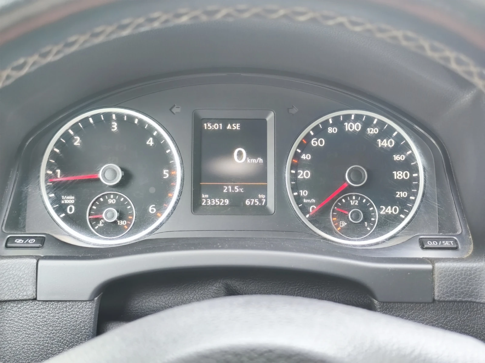 VW Tiguan 2.0 TDI 140 к.с. 2015г Ръчна, снимка 11 - Автомобили и джипове - 54767374