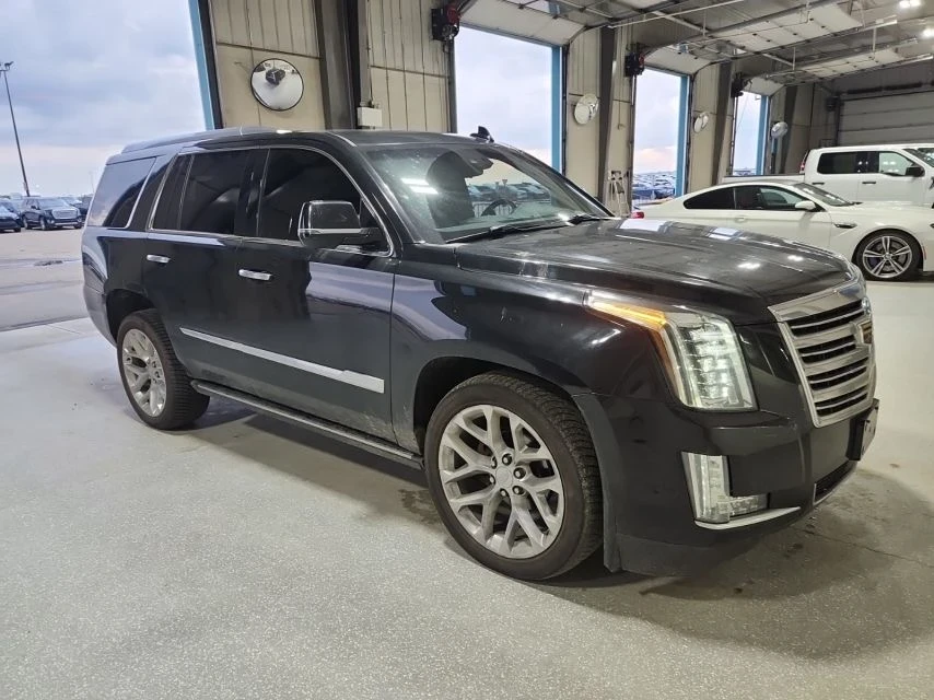 Cadillac Escalade PLATINUM* 360* Bose* TV* 7мест* Шибидах* Обдух* HU, снимка 2 - Автомобили и джипове - 55281127