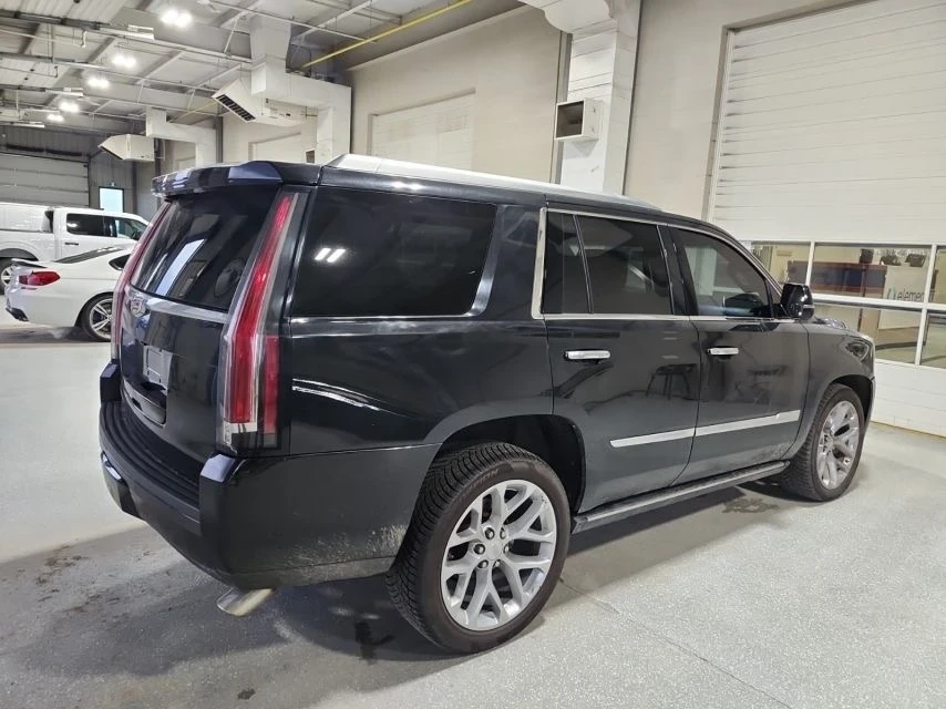 Cadillac Escalade PLATINUM* 360* Bose* TV* 7мест* Шибидах* Обдух* HU, снимка 3 - Автомобили и джипове - 55281127