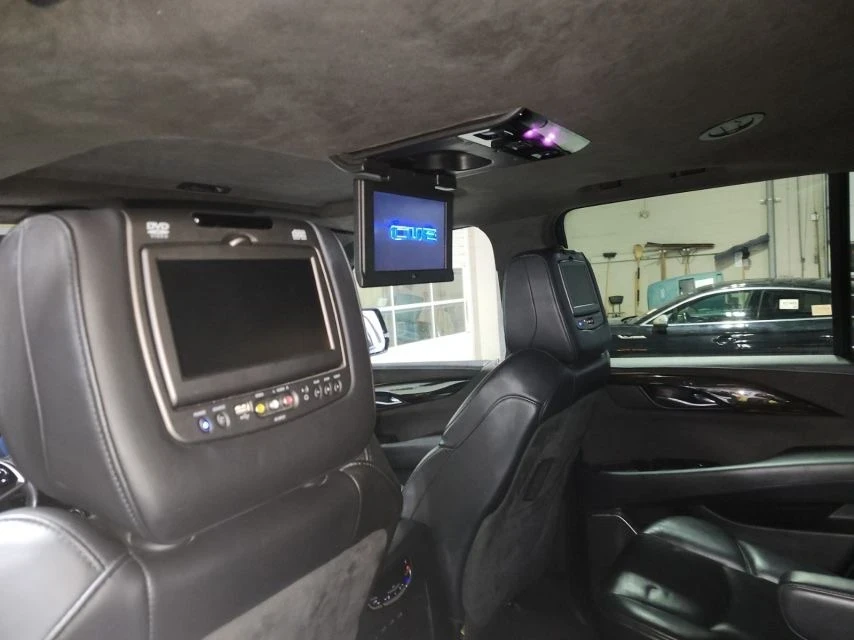 Cadillac Escalade PLATINUM* 360* Bose* TV* 7мест* Шибидах* Обдух* HU, снимка 11 - Автомобили и джипове - 55281127