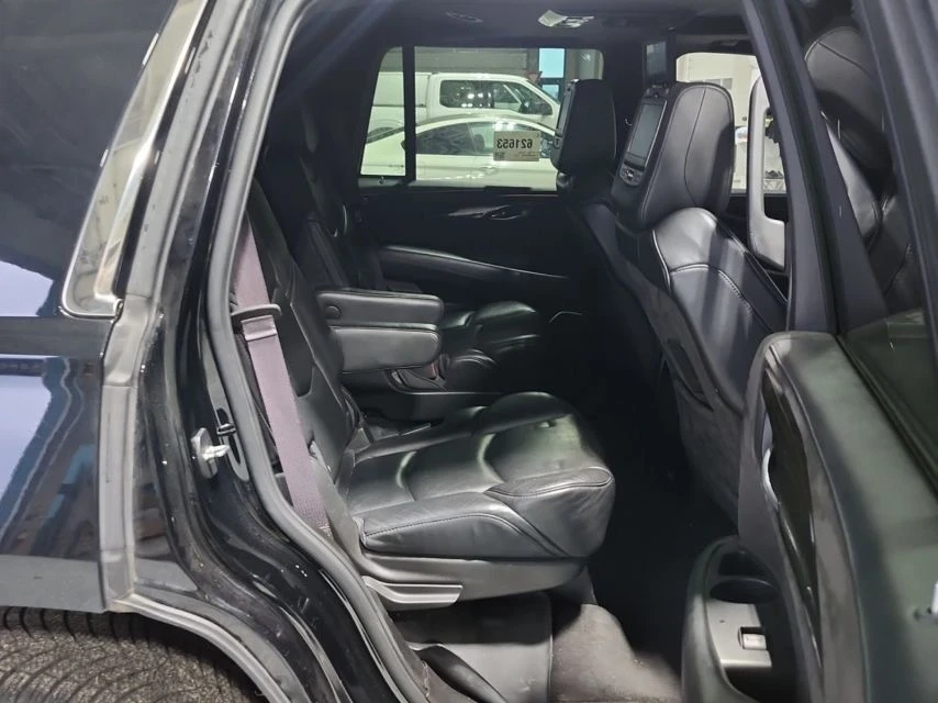 Cadillac Escalade PLATINUM* 360* Bose* TV* 7мест* Шибидах* Обдух* HU, снимка 12 - Автомобили и джипове - 55281127