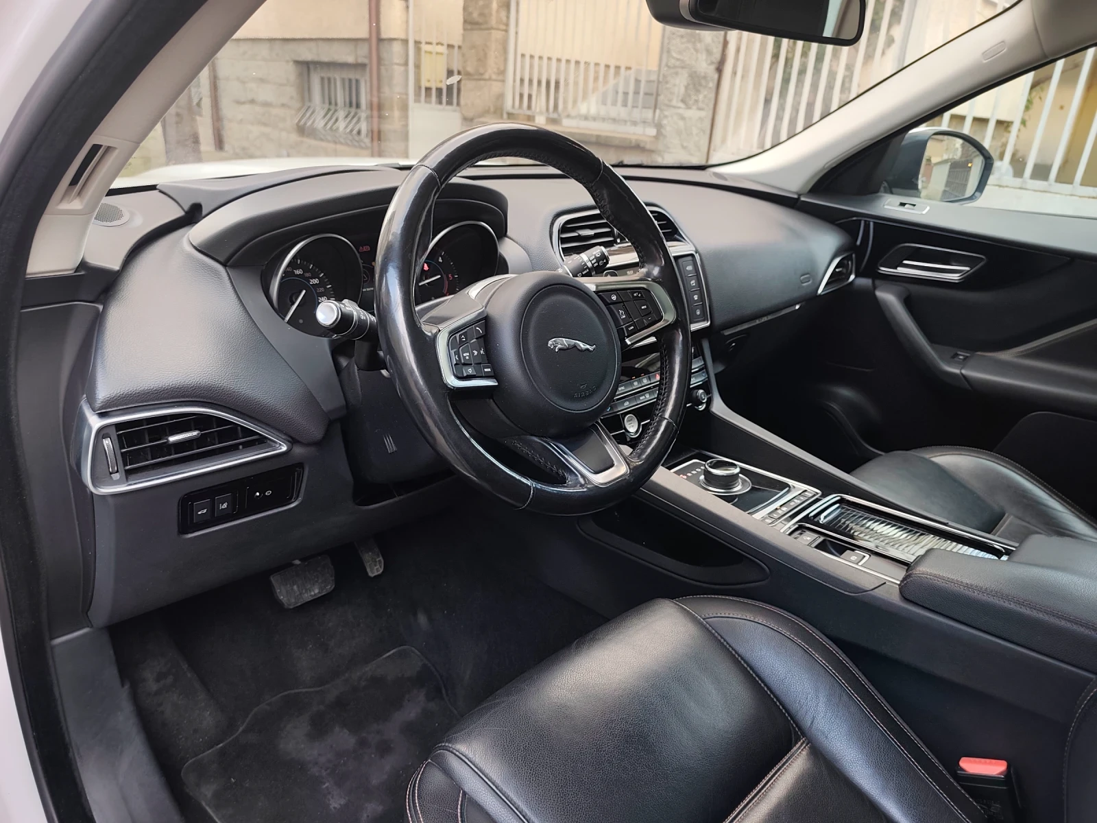 Jaguar F-PACE 2.5 D, снимка 7 - Автомобили и джипове - 55599390