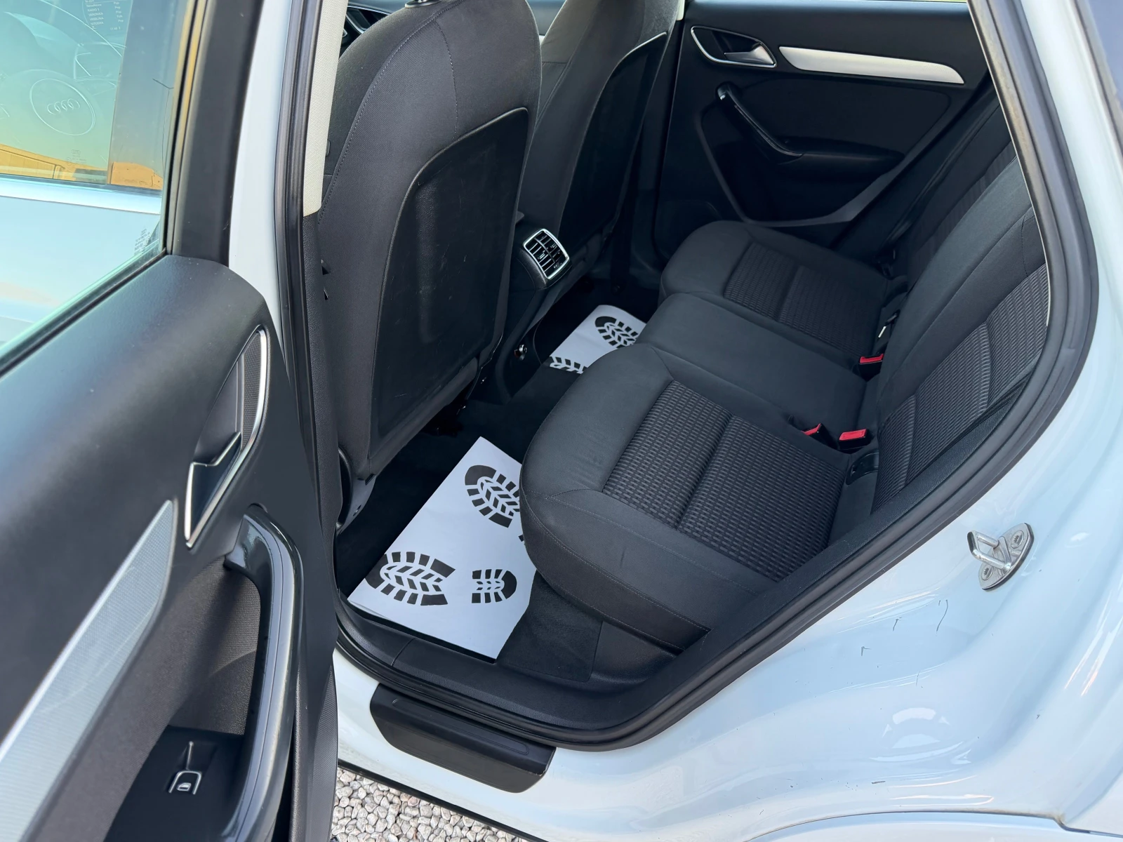Audi Q3 2.0TDI* SLINE* 177PS, снимка 12 - Автомобили и джипове - 56122167