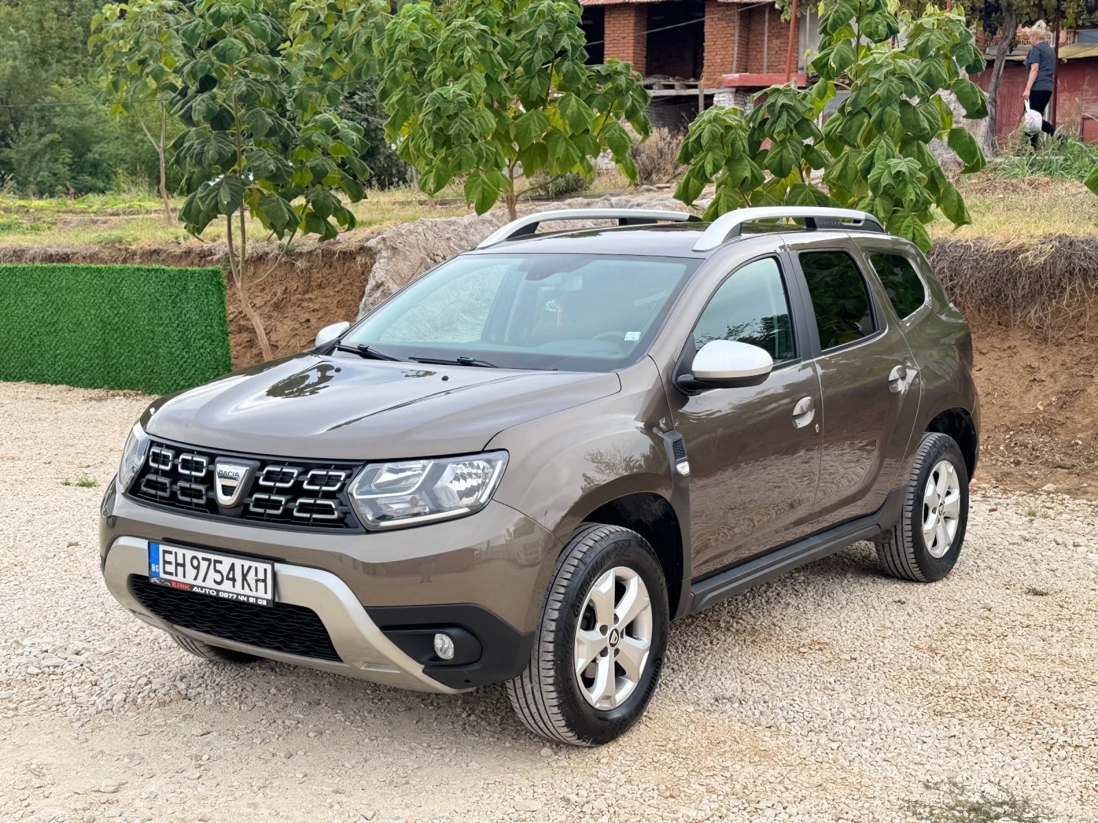 Dacia Duster 1.6 ГАЗ, снимка 3 - Автомобили и джипове - 56167716