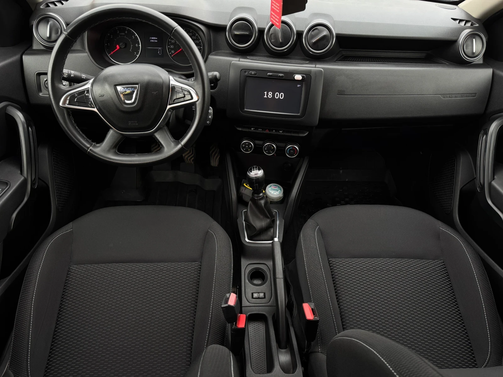 Dacia Duster 1.6 ГАЗ, снимка 9 - Автомобили и джипове - 56167716