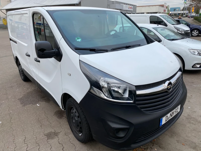 Opel Vivaro, снимка 4 - Бусове и автобуси - 53402476