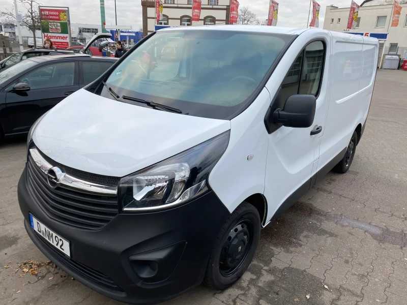 Opel Vivaro, снимка 5 - Бусове и автобуси - 53402476