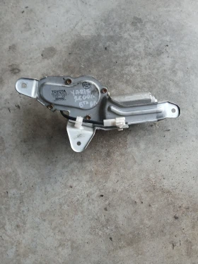 85130-52010 моторче задна чистачка Toyota Yaris , снимка 1