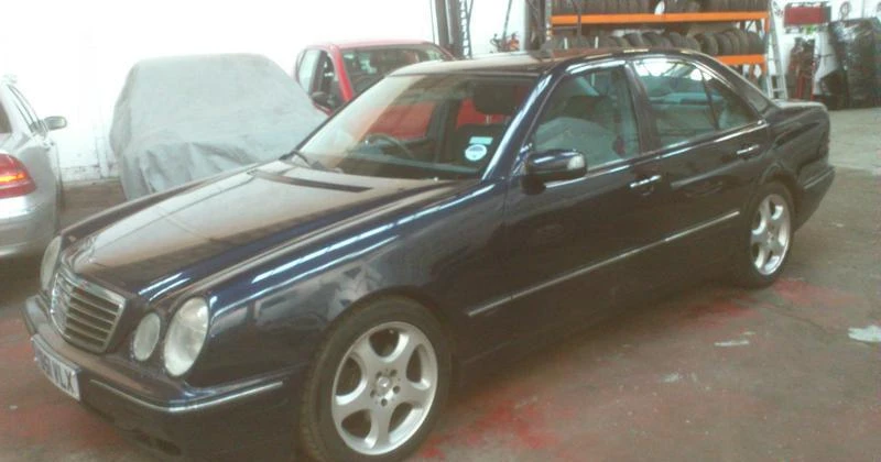 Двигател за Mercedes-Benz E 220, снимка 2 - Части - 22411040