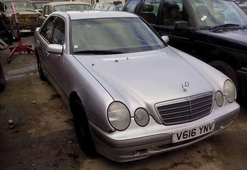 Двигател за Mercedes-Benz E 220, снимка 3 - Части - 49502065