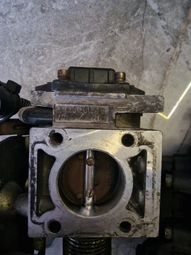 3435201528  0132008600 дроселова клапа моноинжекцион VW PASSAT , снимка 2 - Части - 52623808