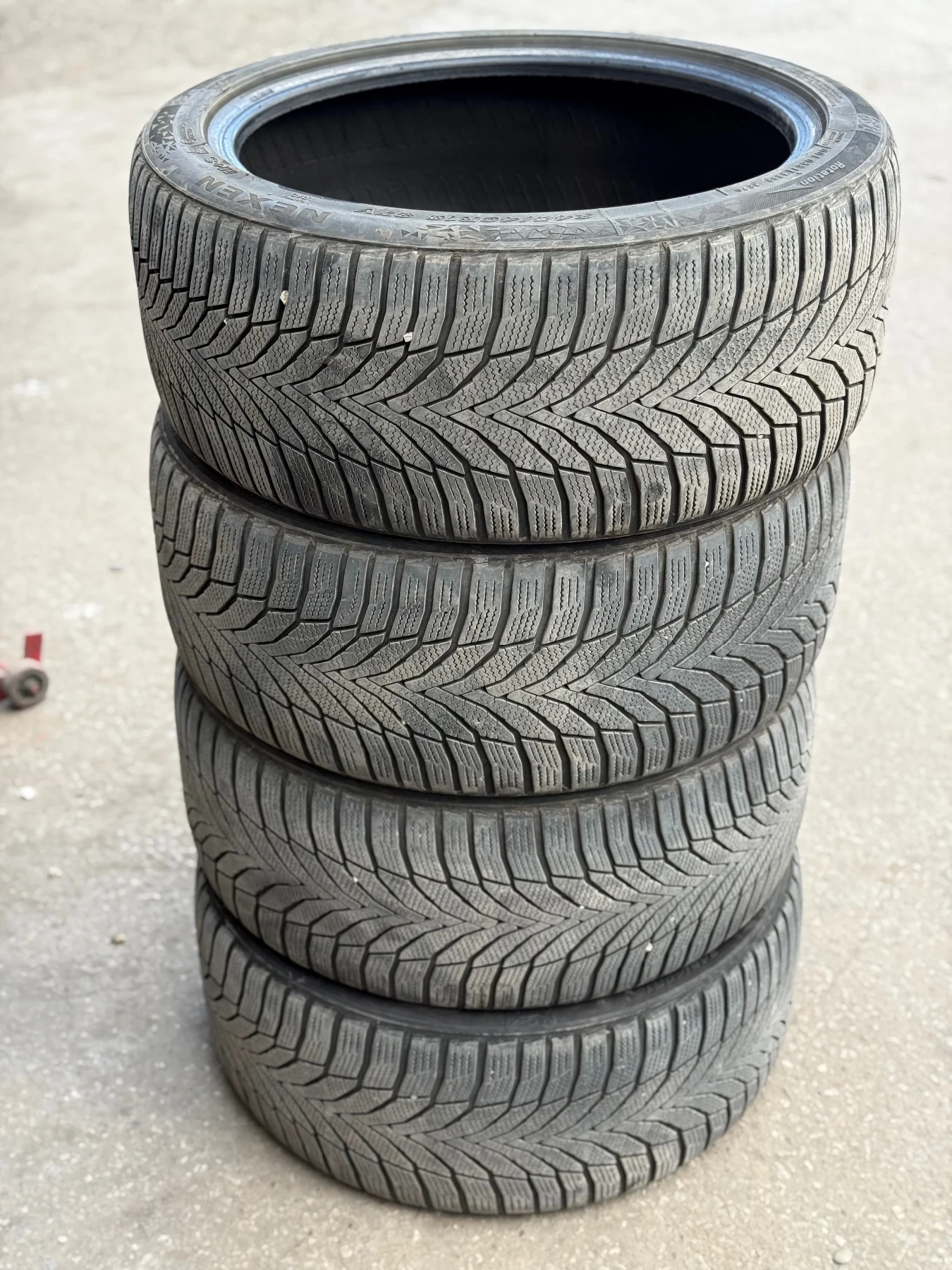 Гуми Зимни 245/40R18