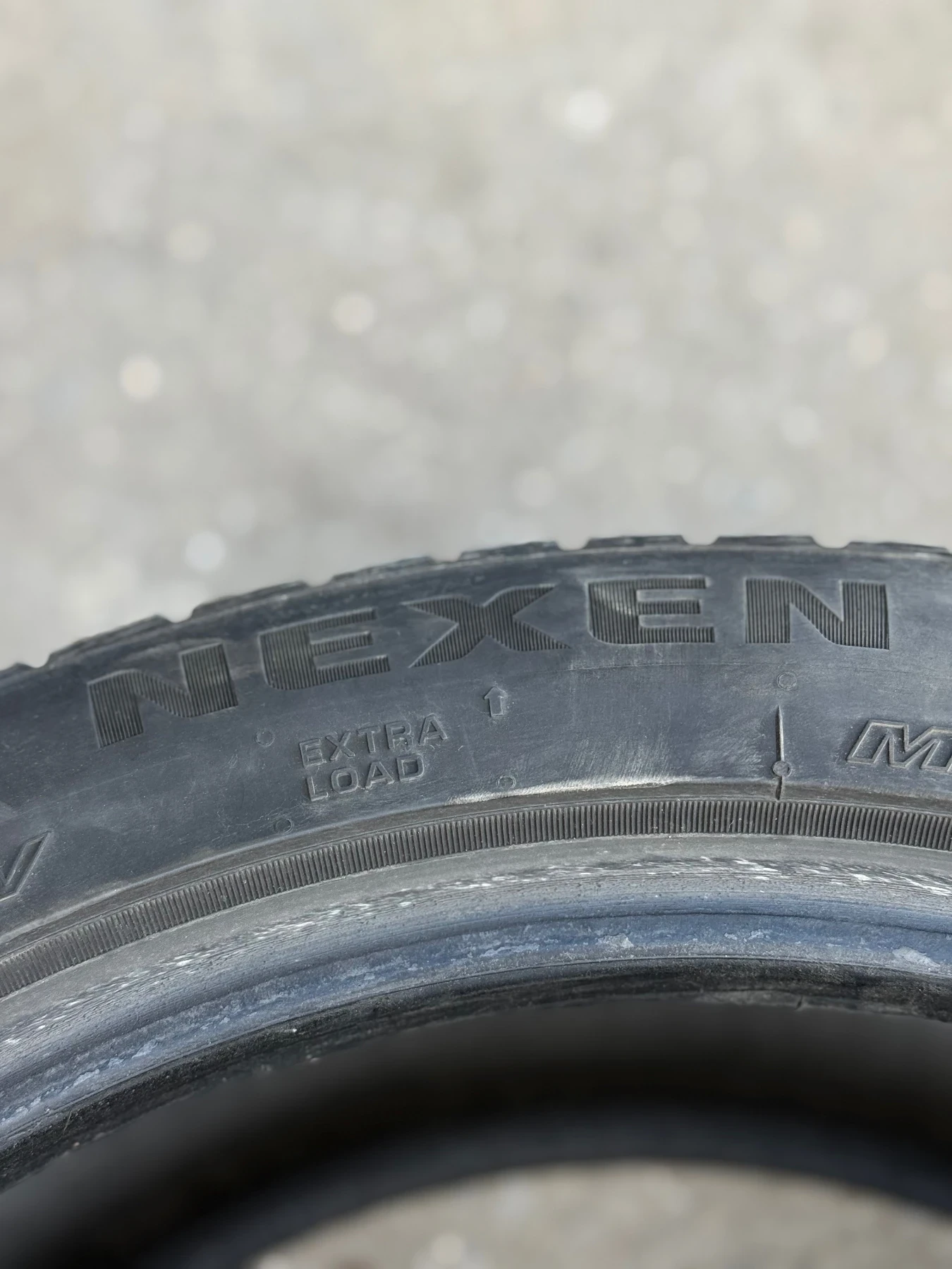 Гуми Зимни 245/40R18, снимка 5 - Гуми и джанти - 53988921