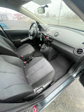 Mazda 2 1.3I, снимка 9