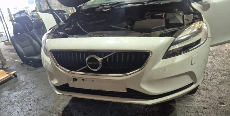 Volvo V40 1.6.2.0d части , снимка 3 - Автомобили и джипове - 18111604
