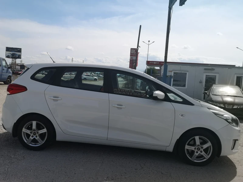 Kia Carens, снимка 4 - Автомобили и джипове - 47269447