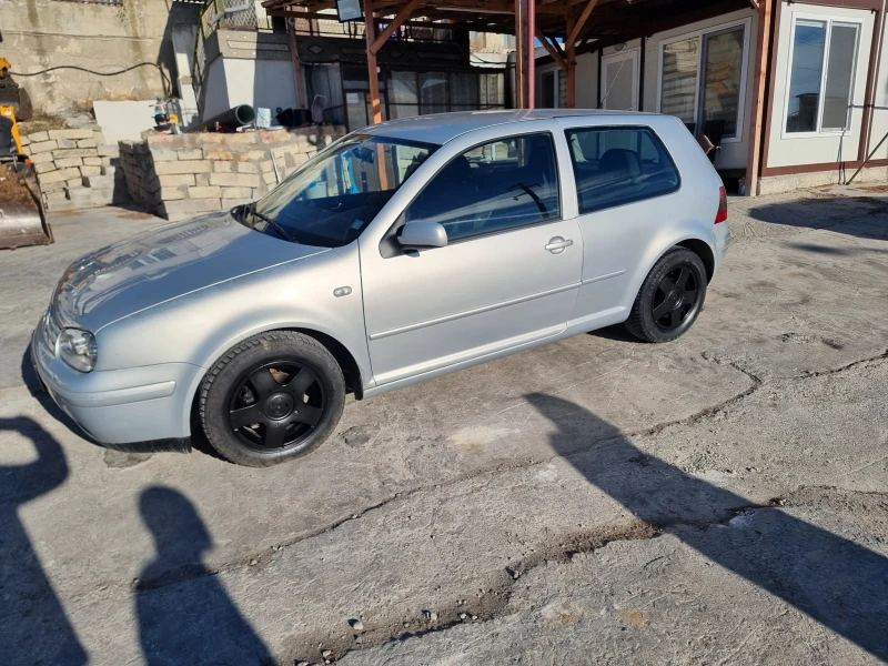 VW Golf, снимка 1 - Автомобили и джипове - 48299430