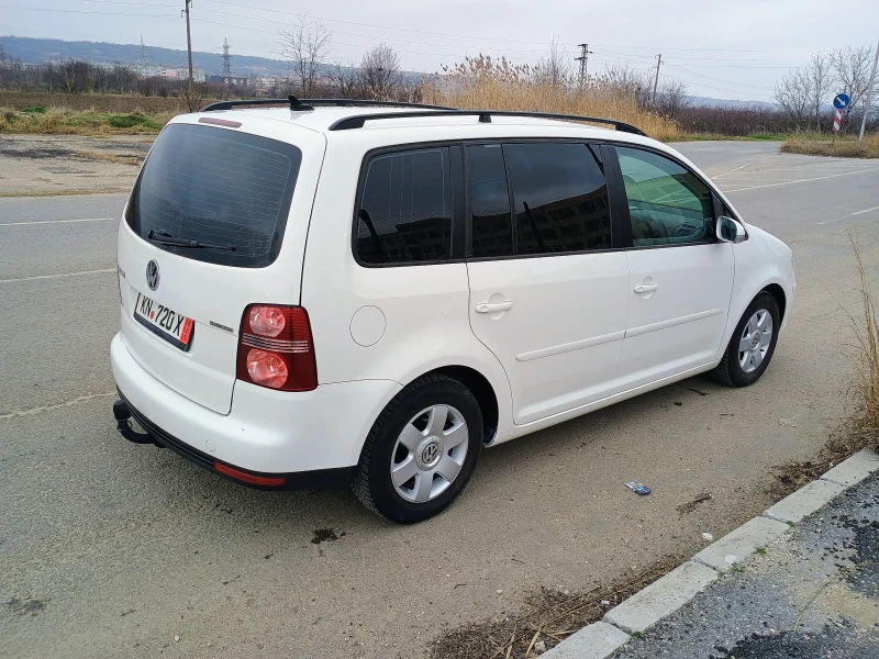 VW Touran, снимка 3 - Автомобили и джипове - 49071175