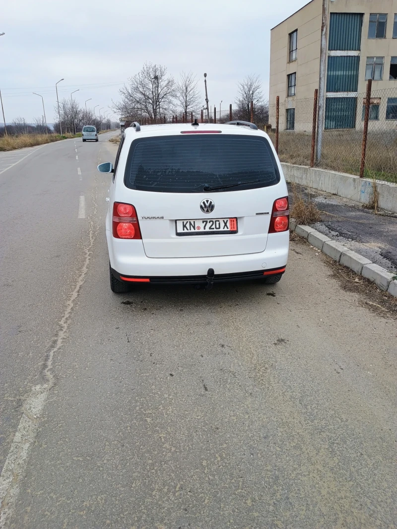 VW Touran, снимка 2 - Автомобили и джипове - 49071175