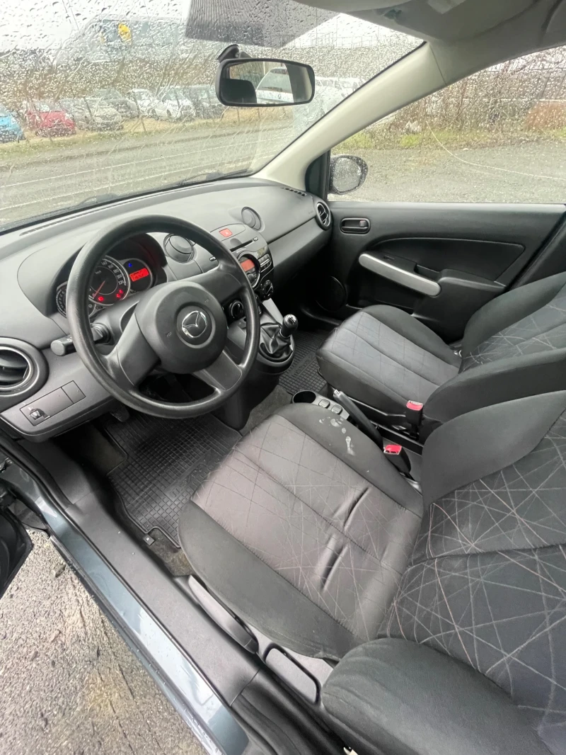 Mazda 2 1.3I, снимка 7 - Автомобили и джипове - 49176232