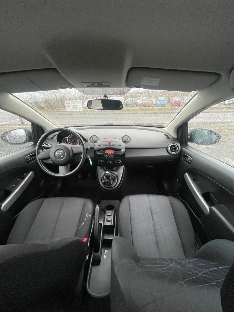 Mazda 2 1.3I, снимка 8 - Автомобили и джипове - 49176232