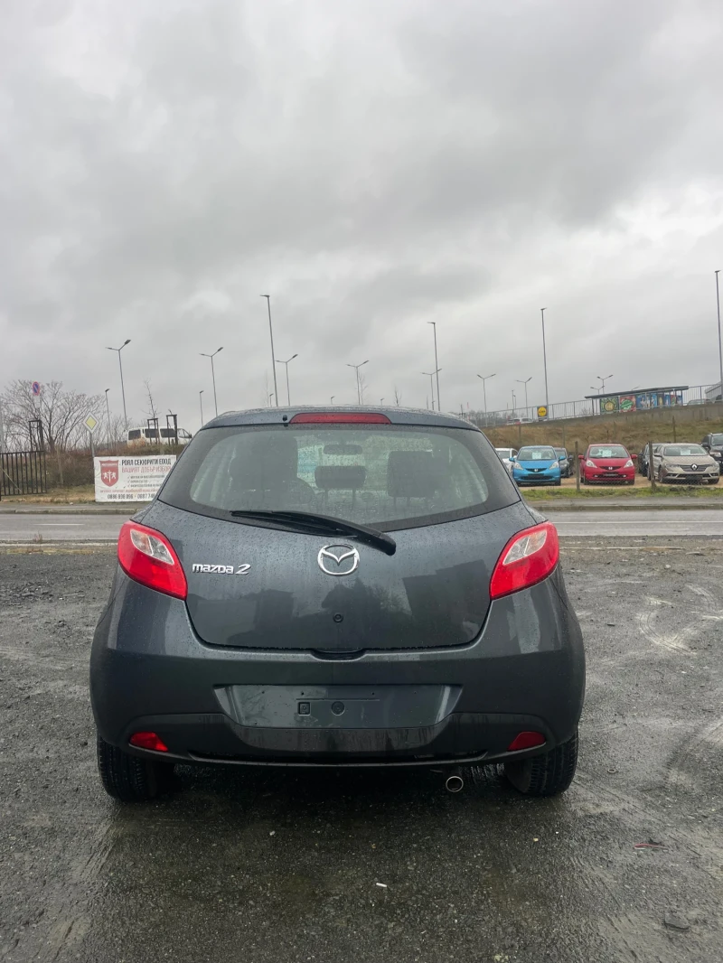 Mazda 2 1.3I, снимка 5 - Автомобили и джипове - 49176232