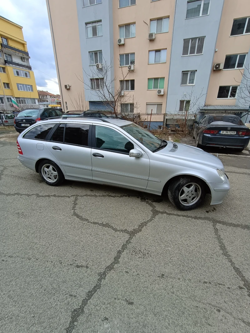 Mercedes-Benz C 220, снимка 4 - Автомобили и джипове - 49346510