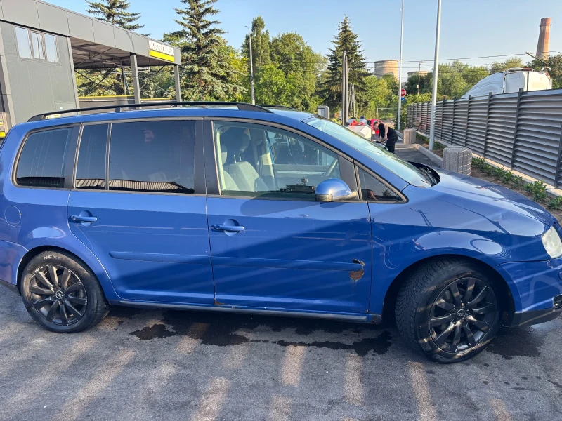 VW Touran, снимка 6 - Автомобили и джипове - 52667329