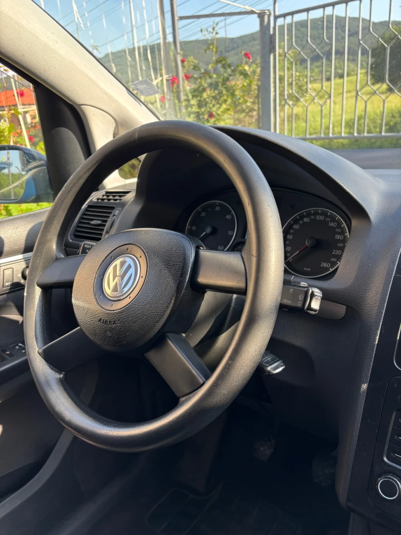 VW Touran, снимка 10 - Автомобили и джипове - 52667329