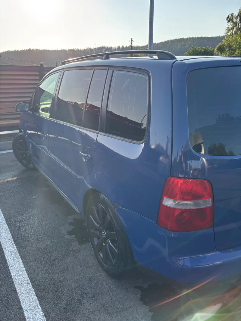VW Touran, снимка 5 - Автомобили и джипове - 52667329