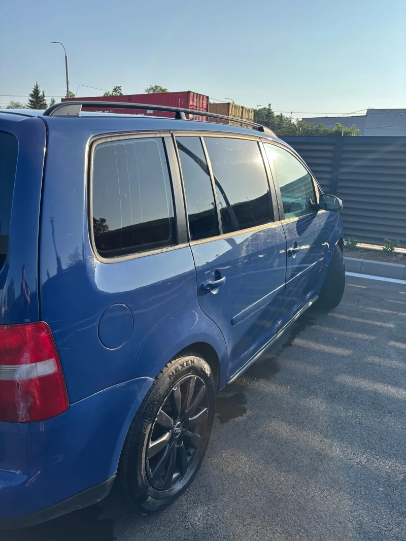VW Touran, снимка 2 - Автомобили и джипове - 52667329