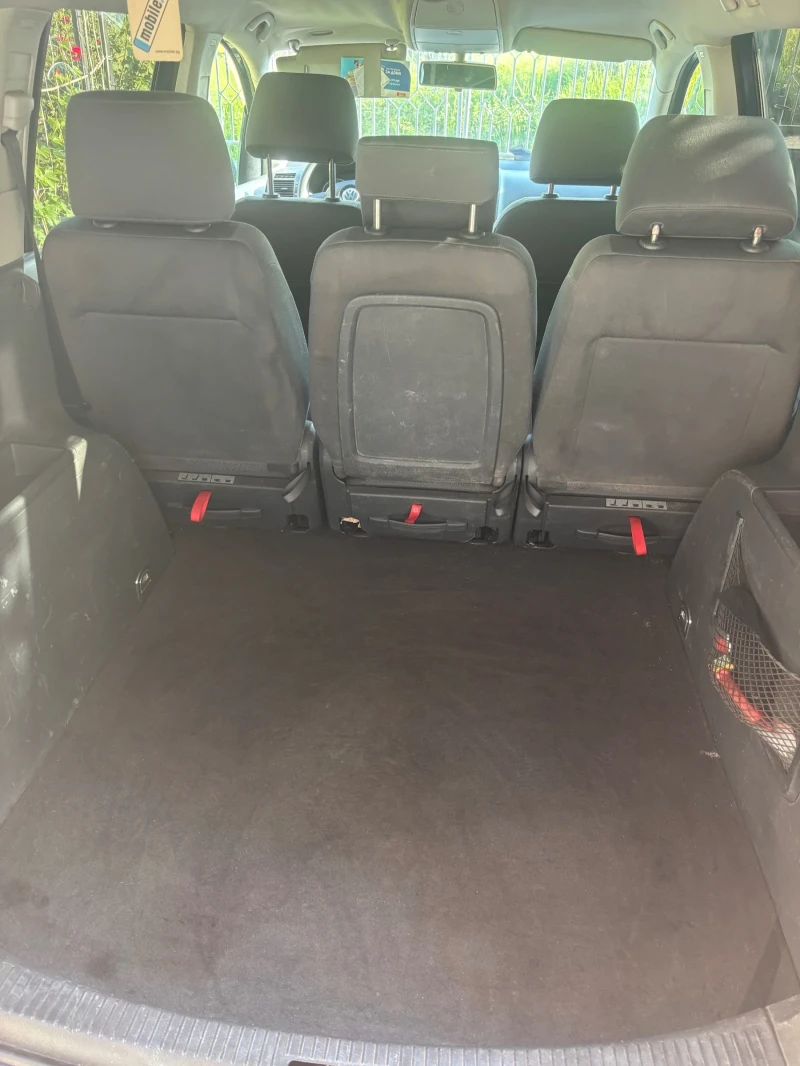 VW Touran, снимка 17 - Автомобили и джипове - 52667329