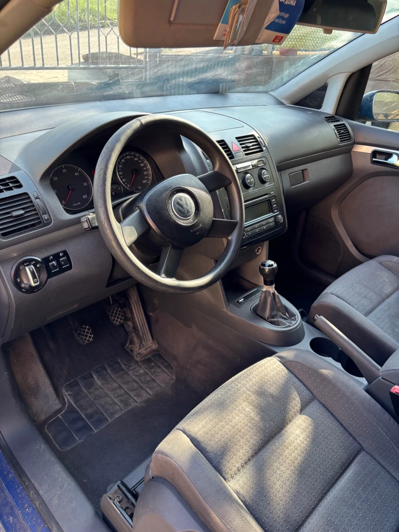VW Touran, снимка 8 - Автомобили и джипове - 52667329