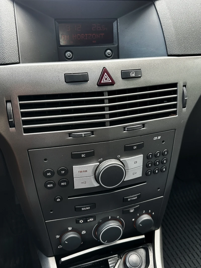 Opel Astra 1.4i/ КЛИМА, снимка 8 - Автомобили и джипове - 51890780